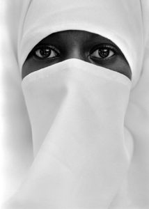 Moslem Woman
COPYRIGHTED PHOTOGRAPH BY
Chester Higgins Jr.
All Rights Reserved
718.625.2474, Fax 625.2830
chesterhiggins@mindspring.com
57 South Portland Avenue
Brooklyn, New York 11217-1301 USA
